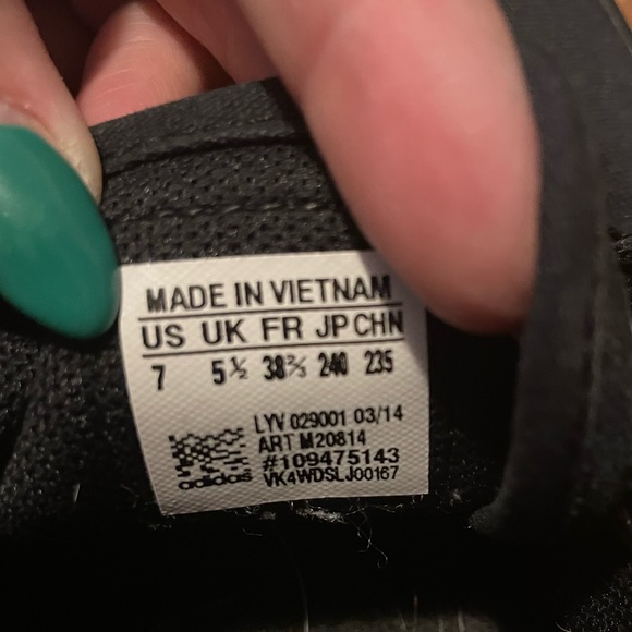 Adidas shoes - Picture 3 of 3